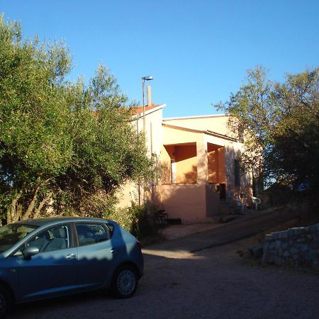 Casa Vacanza Costa Rossa vista mare Trinità dʼAgultu Esterno foto