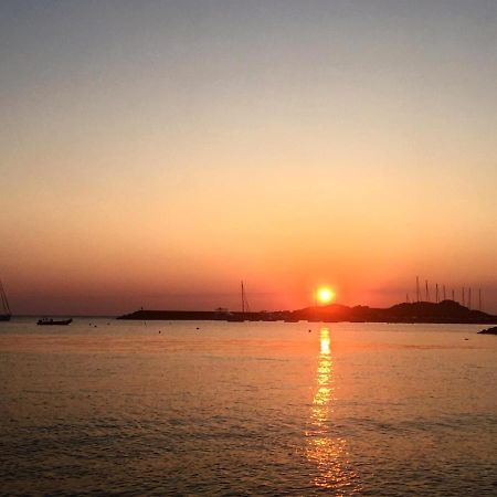 Casa Vacanza Costa Rossa vista mare Trinità dʼAgultu Esterno foto