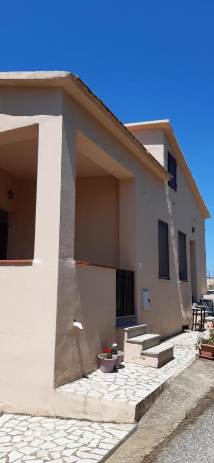 Casa Vacanza Costa Rossa vista mare Trinità dʼAgultu Esterno foto