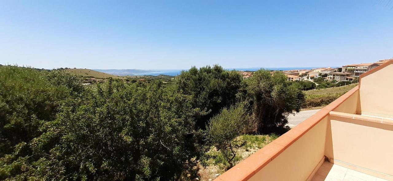 Casa Vacanza Costa Rossa vista mare Trinità dʼAgultu Esterno foto