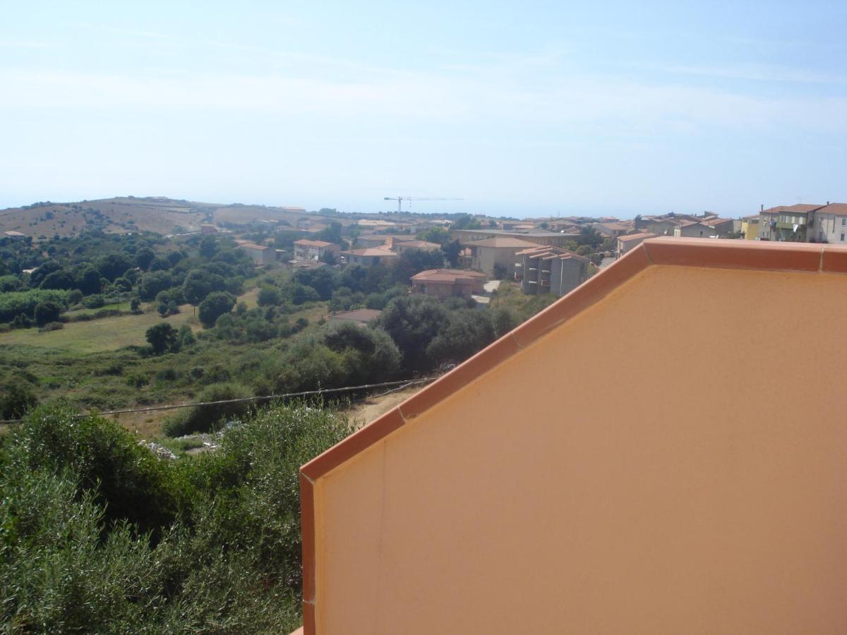 Casa Vacanza Costa Rossa vista mare Trinità dʼAgultu Esterno foto